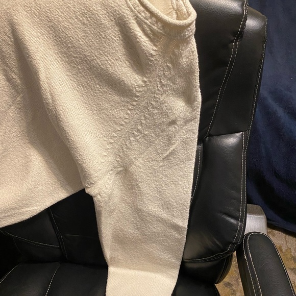 Tommy Bahama cablenit & roll collar cream sweater. - Picture 6 of 9